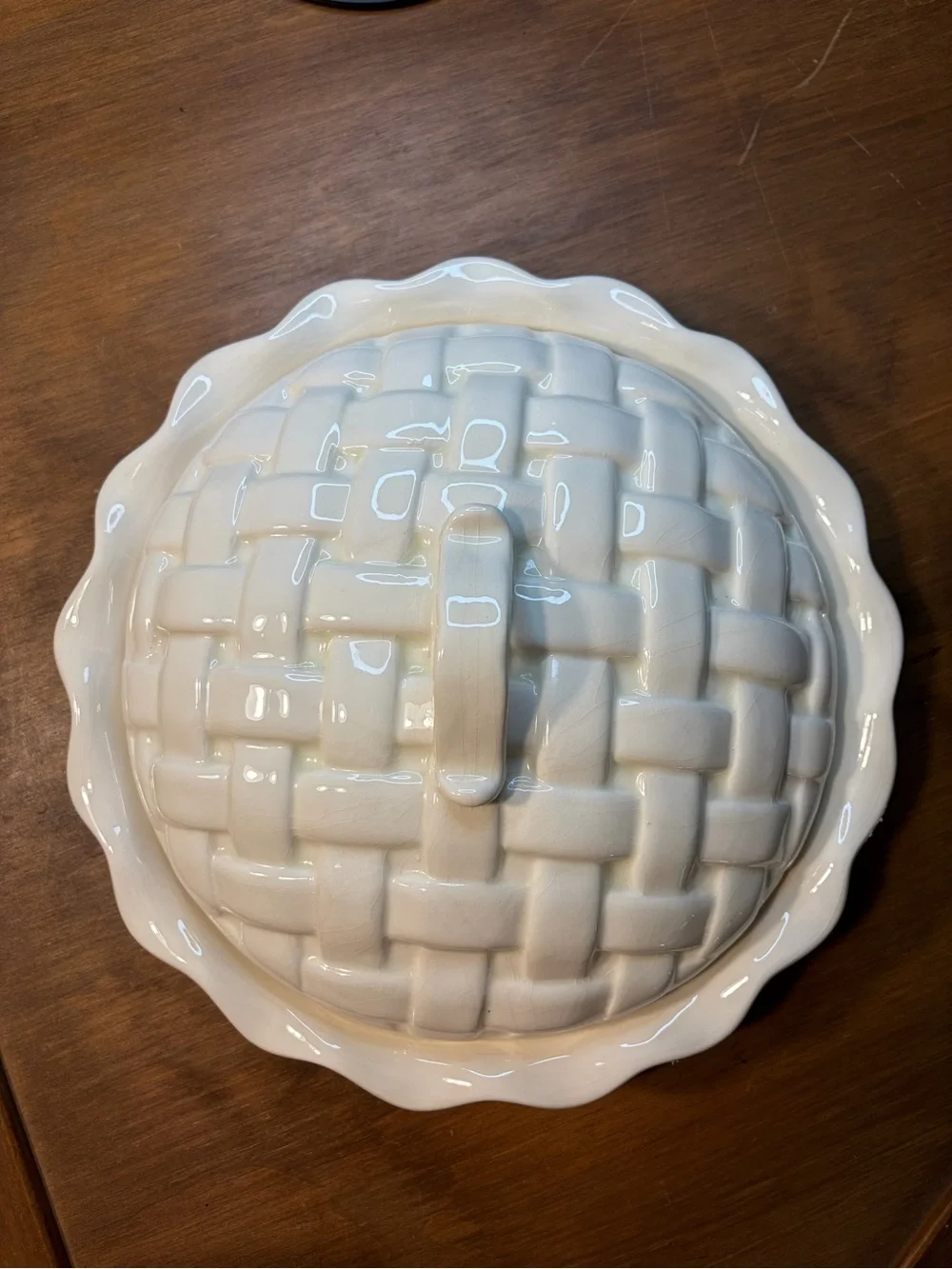 Ceramic Pie Holder/Keeper w/Lattice-Topped Lid Holds 8